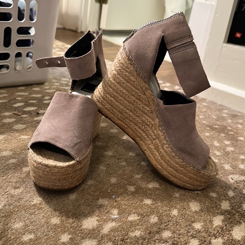 Dolce vita grey wedges!